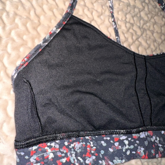 Lululemon Nulu Flow Bra size 6 - Picture 4 of 5